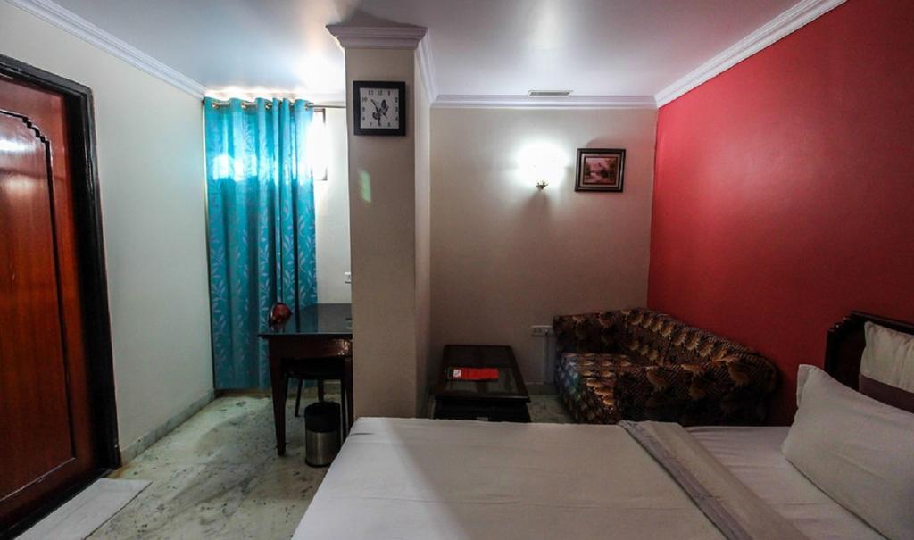 Hotel Pigeon International Bangalore Bagian luar foto