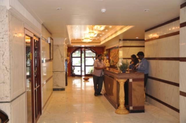 Hotel Pigeon International Bangalore Bagian luar foto